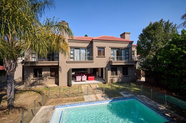 6 Bedroom House