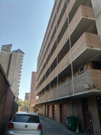 6 Bedroom Apartment