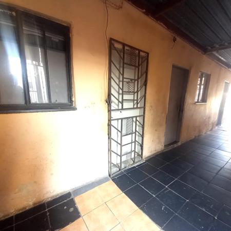 6 Bedroom House