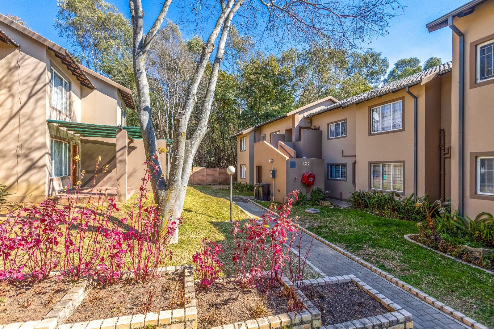 2 Bedroom Apartment in North Riding AH