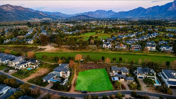 1 426 m² Land
