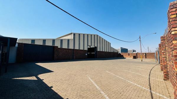 2 100 m² Industrial space