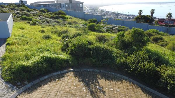718 m² Land