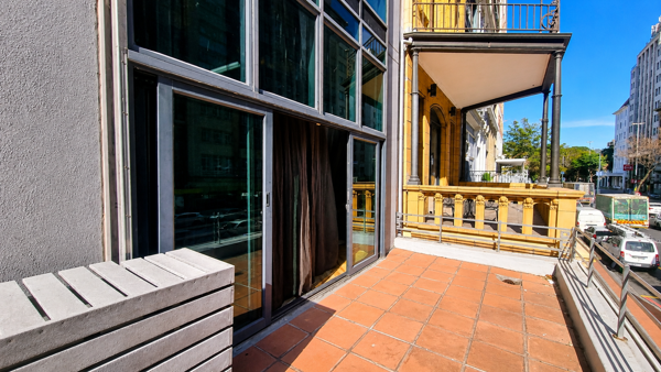 208 m² Commercial space