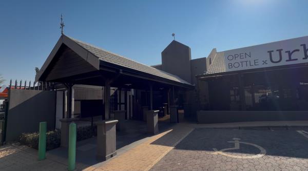 242 m² Commercial space