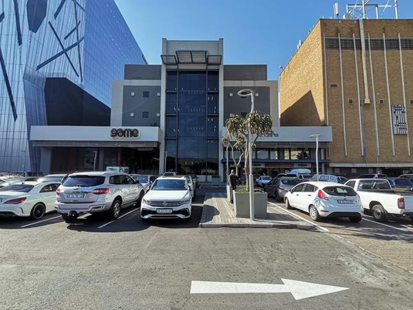 699 m² Office Space