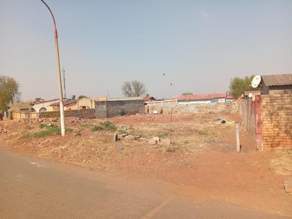 560 m² Land