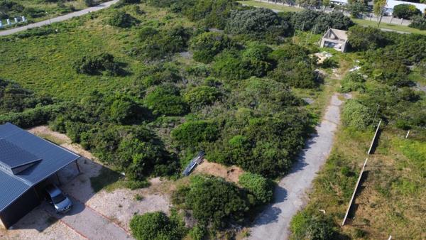 1 054 m² Land