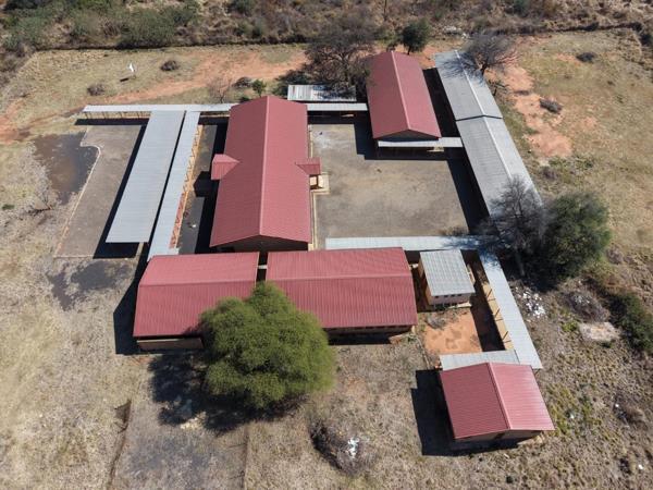 1 400 m² Commercial space
