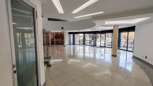 700 m² Office Space
