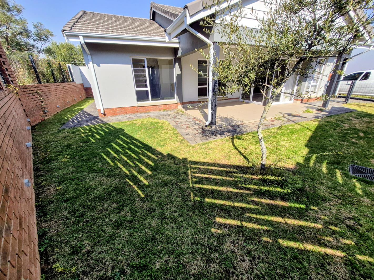2 Bedroom House in Waterkloof