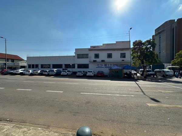 928 m² Commercial space