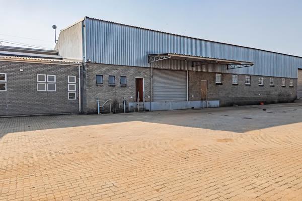 1 025 m² Commercial space