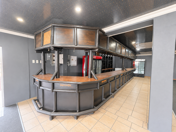 306 m² Commercial space