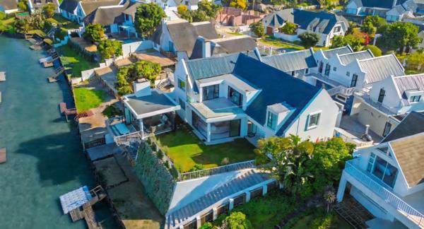 6 Bedroom House