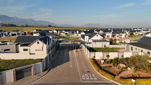 306 m² Land