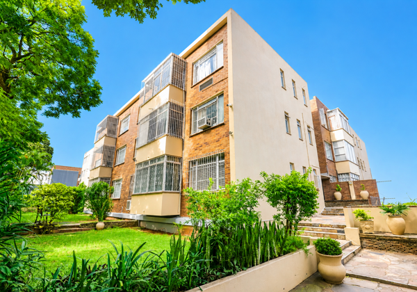3.5 Bedroom Apartment