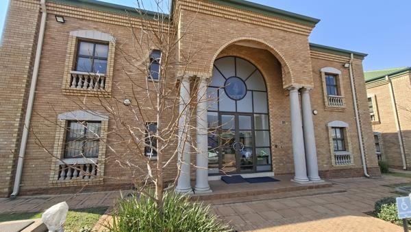 225 m² Office Space