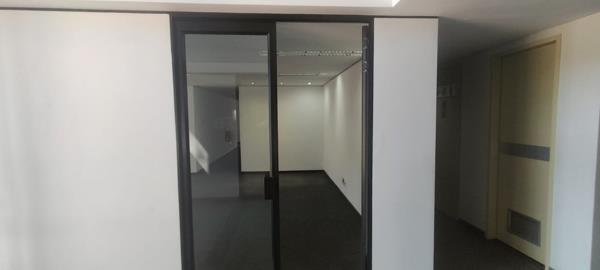 360 m² Retail Space