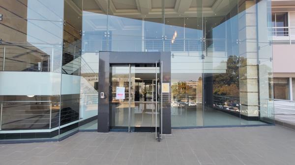 644 m² Office Space