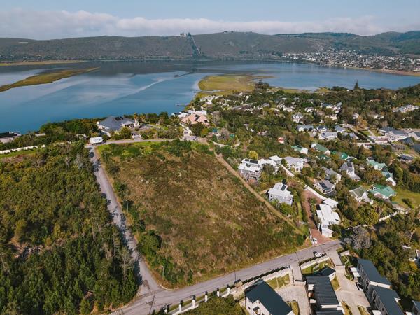 8 175 m² Land