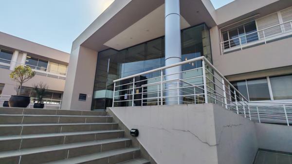 560 m² Office Space