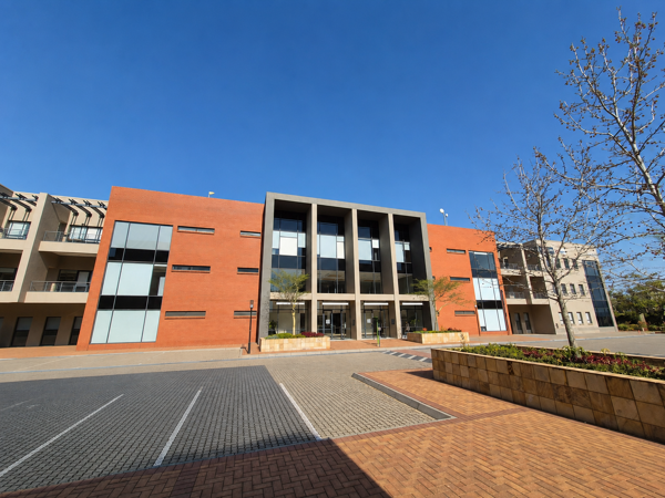 978 m² Commercial space