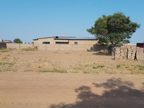 1 200 m² Land