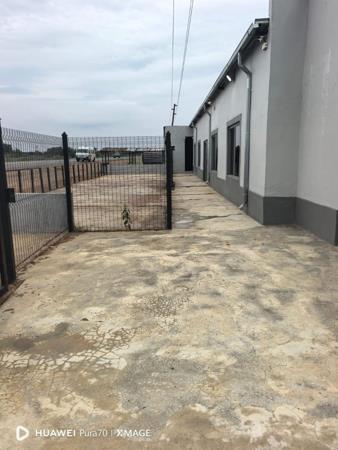 900 m² Retail Space