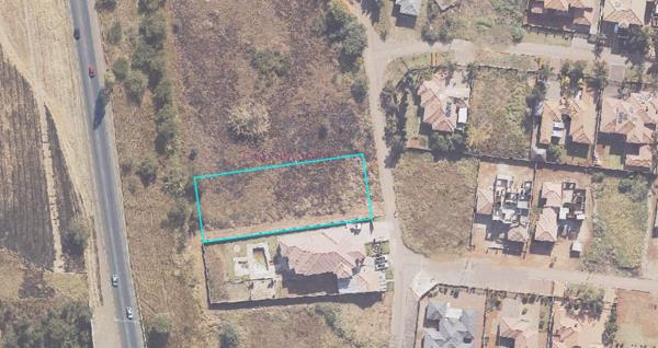 1 650 m² Land