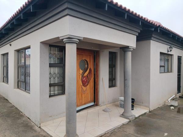 6 Bedroom House