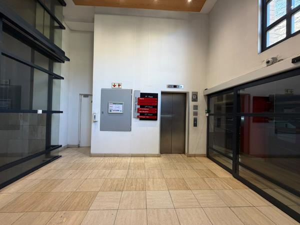 365 m² Commercial space