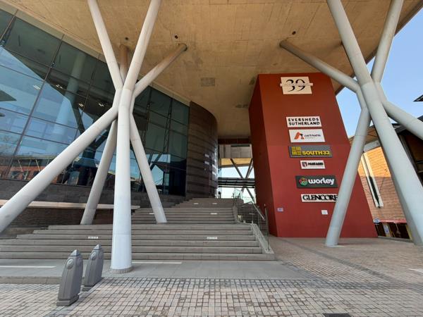 983 m² Commercial space