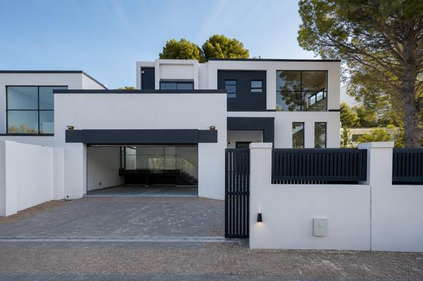 5 Bedroom Apartment