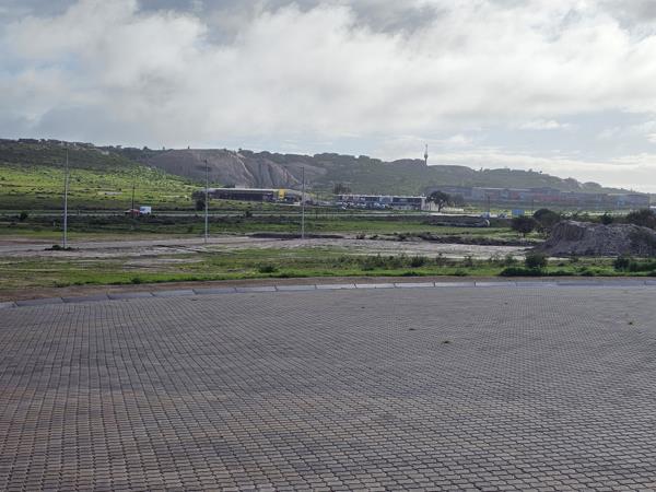 3 483 m² Land