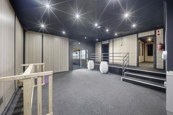 1 800 m² Commercial space