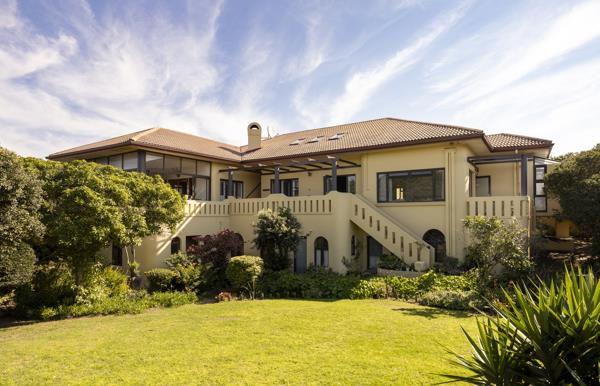 7 Bedroom House