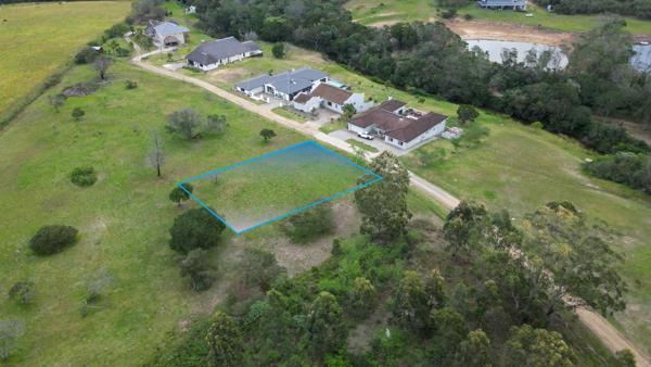 1 396 m² Land
