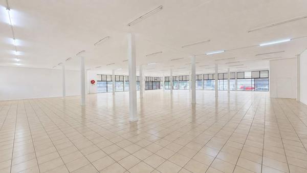 1 556 m² Commercial space