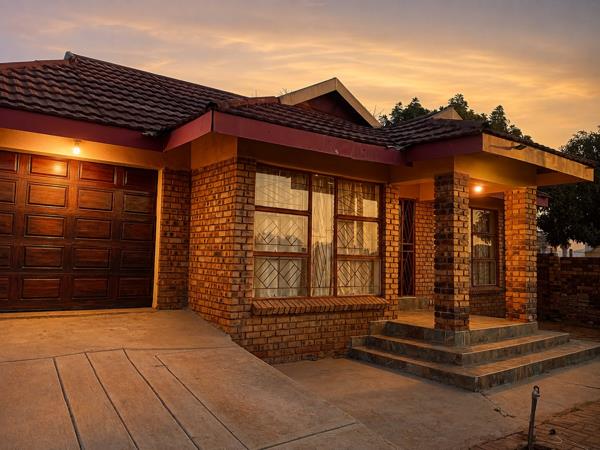 6 Bedroom House
