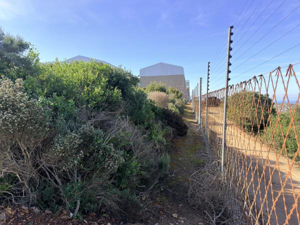 1 500 m² Land