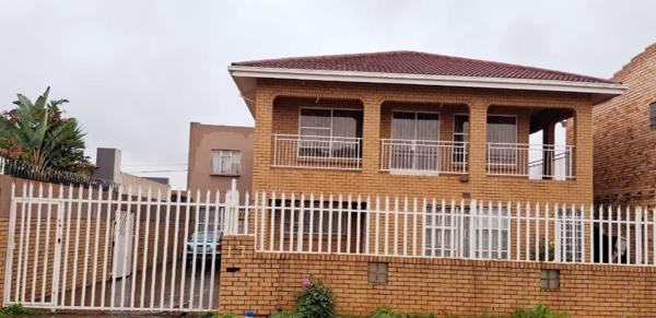 6 Bedroom House