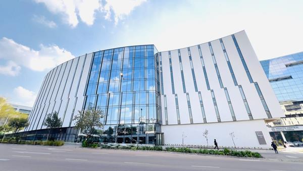 1 800 m² Office Space