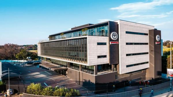 1 082 m² Commercial space