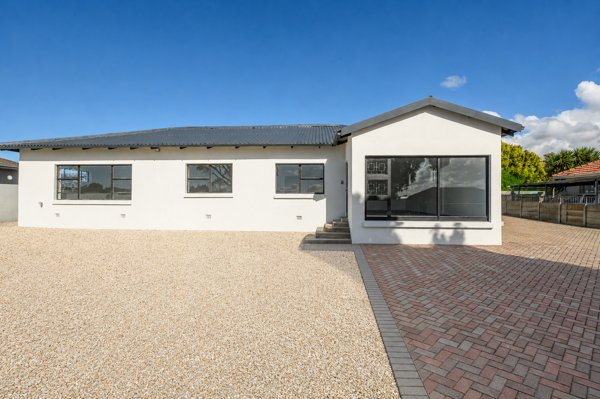 6 Bedroom House