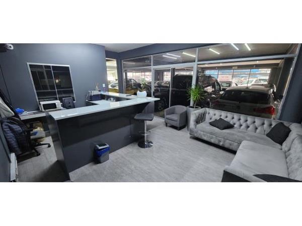 824 m² Commercial space