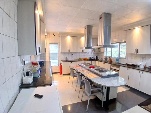 10 Bedroom, Bed and Breakfast