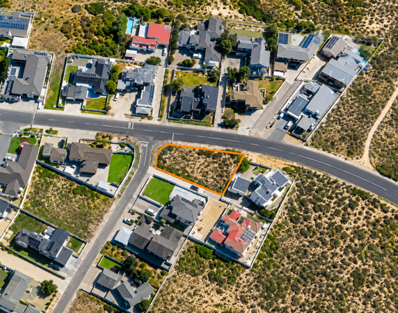 728 m² Land