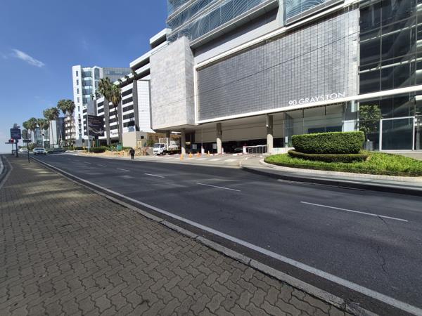 1 098 m² Commercial space
