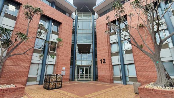712 m² Office Space